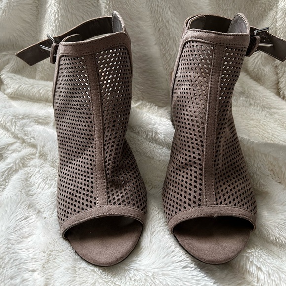 Unisa Tan Mule Sandals | size 8 - Picture 2 of 6